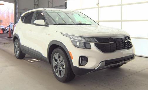 Snow White Pearl 2026 Kia Seltos LX