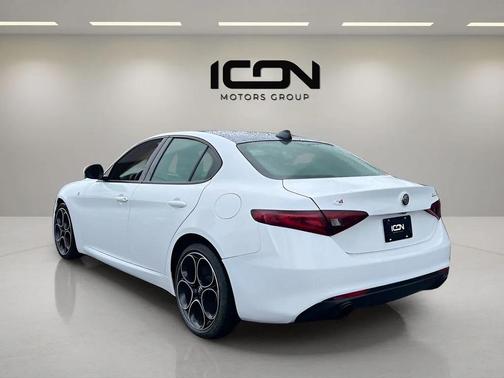 2022 Alfa Romeo Giulia Ti