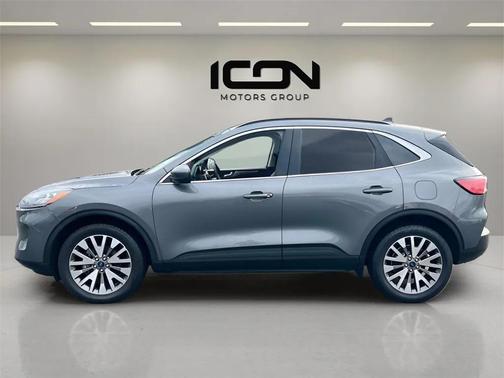2022 Ford Escape Titanium
