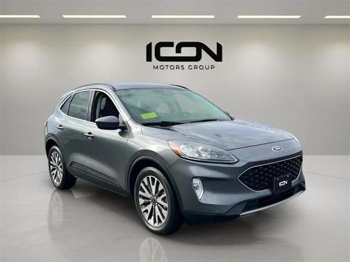 2022 Ford Escape Titanium