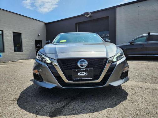 2021 Nissan Altima SR FWD