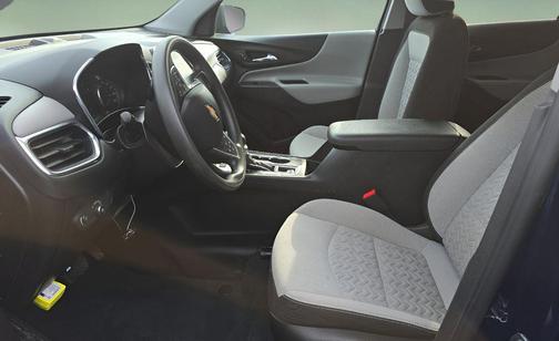 Blue Glow Metallic 2022 Chevrolet Equinox LS