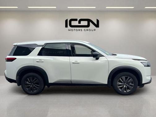 Glacier White 2024 Nissan Pathfinder S 4WD