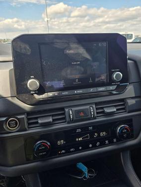 Glacier White 2024 Nissan Pathfinder S 4WD