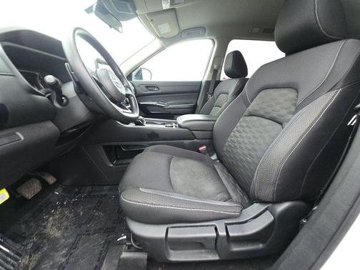 Glacier White 2024 Nissan Pathfinder S 4WD