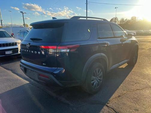 2022 Nissan Pathfinder SV 2WD