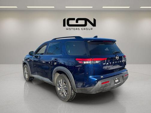 2022 Nissan Pathfinder SV 2WD