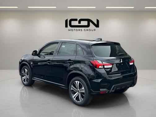 Labrador Black Pearl 2026 Mitsubishi Outlander Sport 2.0 ES
