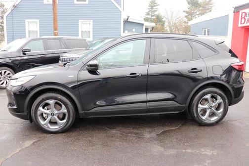 Agate Black Metallic 2025 Ford Escape ST-Line Select