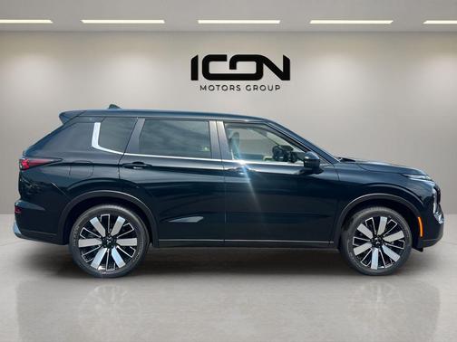Black Diamond 2026 Mitsubishi Outlander SE S-AWC
