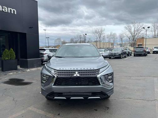 Mercury Gray Metallic 2026 Mitsubishi Eclipse Cross SEL