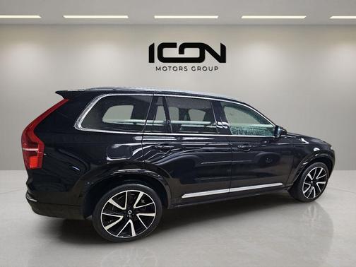 2023 Volvo XC90 B5 Plus
