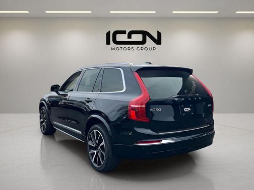 Onyx Black Metallic 2023 Volvo XC90 B5 Plus