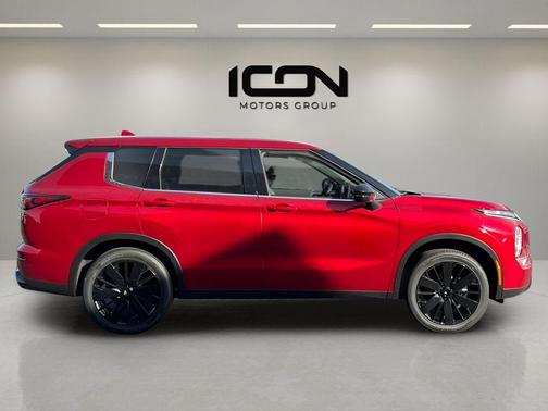 Red Diamond 2026 Mitsubishi Outlander LE S-AWC