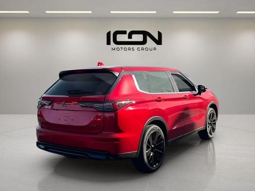 Red Diamond 2026 Mitsubishi Outlander LE S-AWC