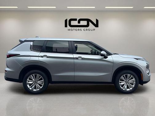 2026 Mitsubishi Outlander ES 2.5 S-AWC