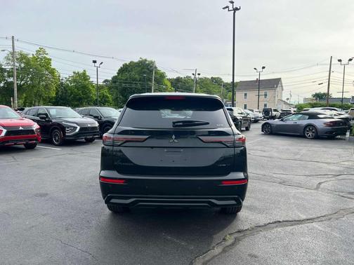 Black Diamond 2026 Mitsubishi Outlander LE S-AWC