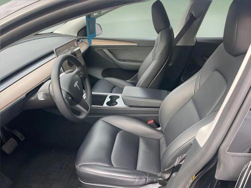 2025 Tesla Model Y Long Range Dual Motor All-Wheel Drive