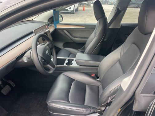 2025 Tesla Model Y Long Range Dual Motor All-Wheel Drive