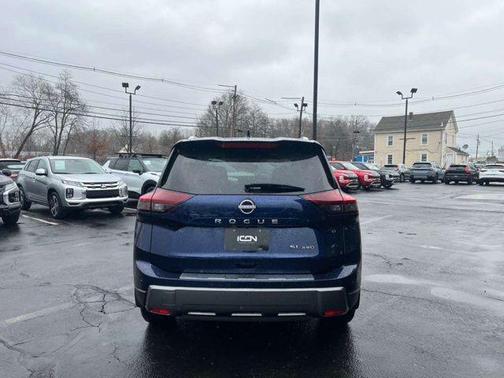 2025 Nissan Rogue SL