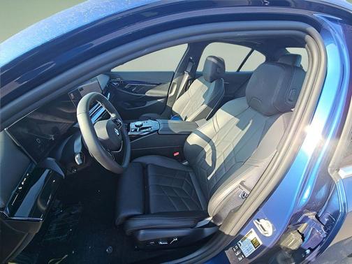 Phytonic Blue Metallic 2026 BMW 540 xDrive