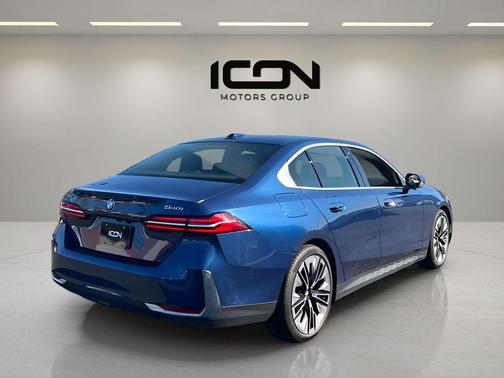 Phytonic Blue Metallic 2026 BMW 540 xDrive