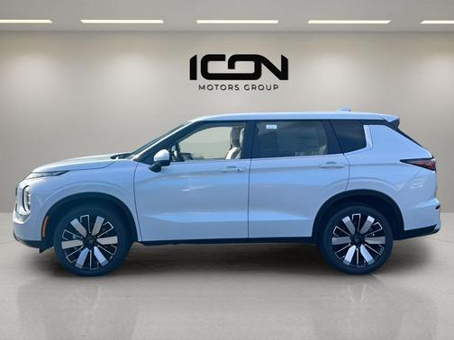 Alloy Silver Metallic 2026 Mitsubishi Outlander SE S-AWC