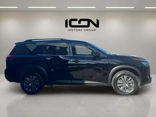 2025 Nissan Pathfinder SV 4WD