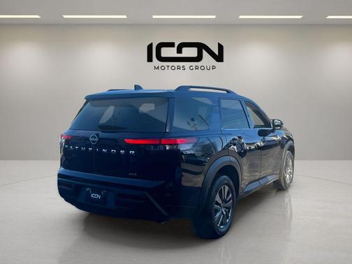 2025 Nissan Pathfinder SV 4WD