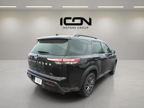 2025 Nissan Pathfinder SV 4WD