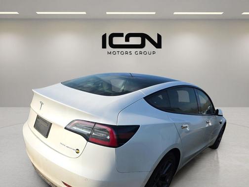 Pearl White Multi-Coat 2021 Tesla Model 3 Long Range