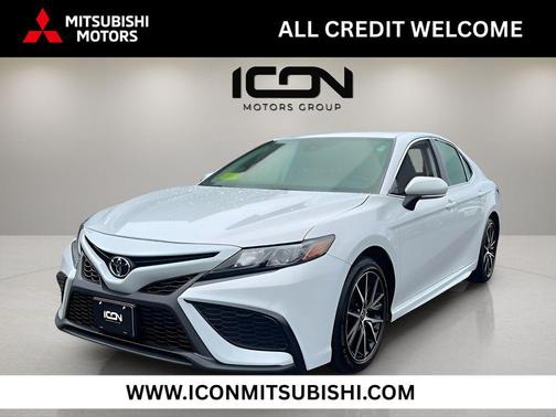 Ice Edge 2024 Toyota Camry SE