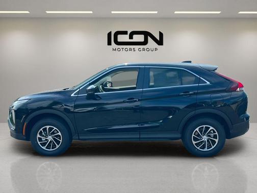Labrador Black Pearl 2026 Mitsubishi Eclipse Cross ES