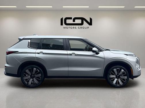 Alloy Silver Metallic 2026 Mitsubishi Outlander SE S-AWC