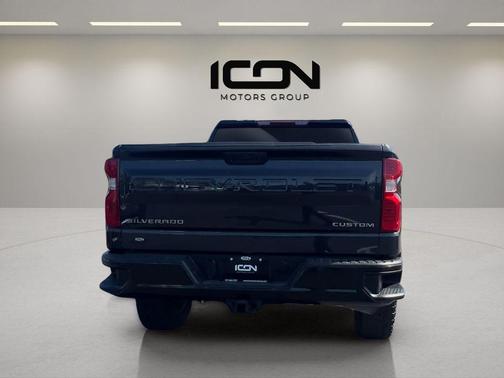 Gray 2023 Chevrolet Silverado 1500 Custom Trail Boss