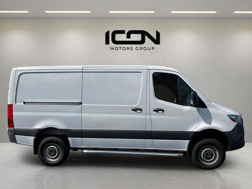 2022 Mercedes-Benz Sprinter 2500 Standard Roof