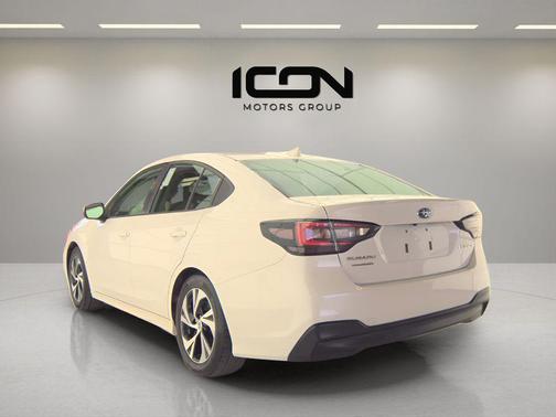 Crystal White Pearl 2024 Subaru Legacy Premium