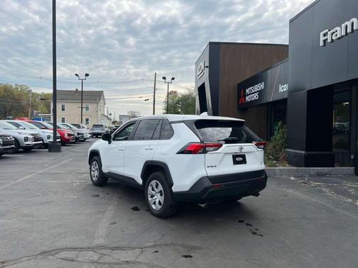 Ice Cap 2024 Toyota RAV4 LE