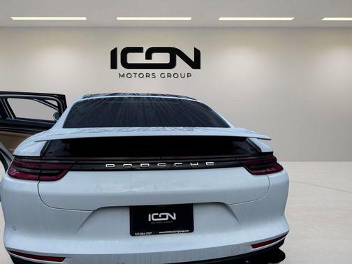 2018 Porsche Panamera Base