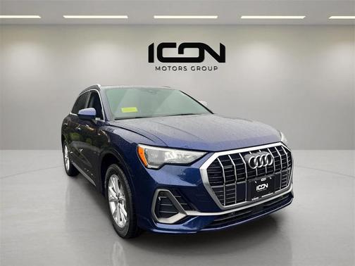 2022 Audi Q3 45 S line Premium