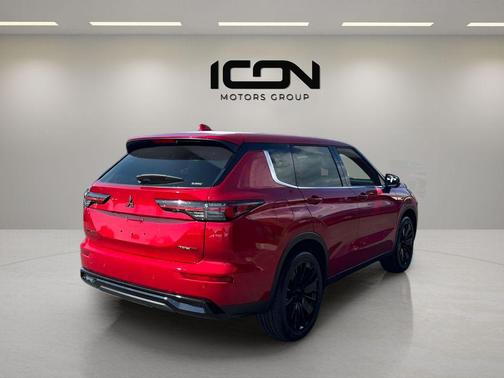 Red Diamond 2026 Mitsubishi Outlander LE S-AWC
