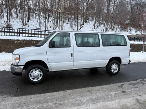 2013 Ford E350 Super Duty XLT