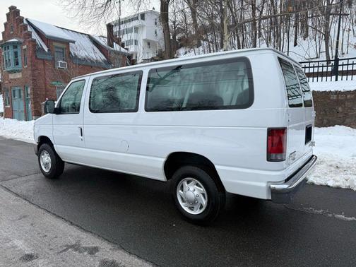 2013 Ford E350 Super Duty XLT