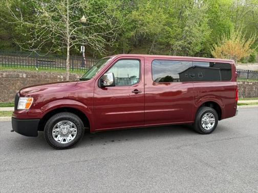 2012 Nissan NV Passenger NV3500 HD S V8