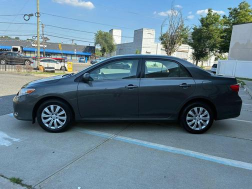Magnetic Gray Metallic 2013 Toyota Corolla LE