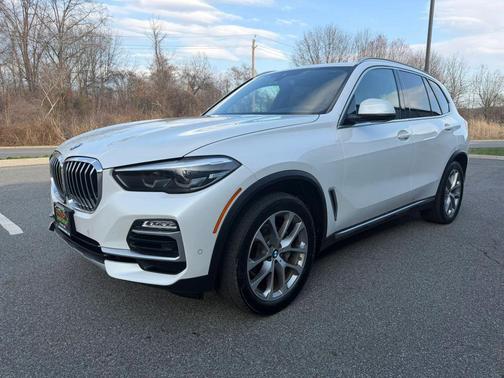 Mineral White Metallic 2019 BMW X5 xDrive40i