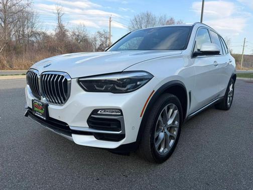 Mineral White Metallic 2019 BMW X5 xDrive40i