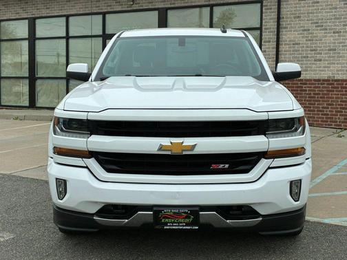Summit White 2017 Chevrolet Silverado 1500 2LT