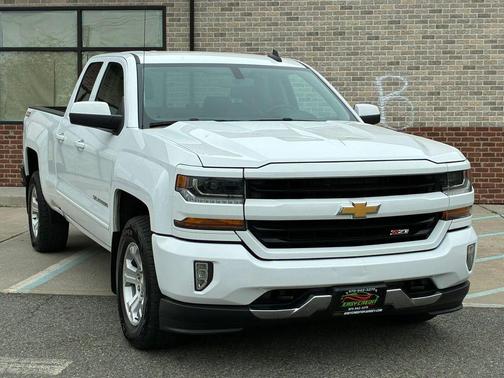 Summit White 2017 Chevrolet Silverado 1500 2LT