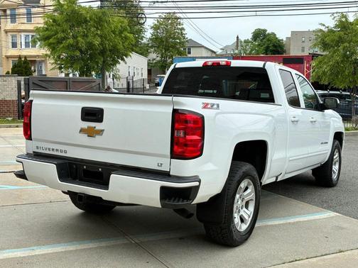 Summit White 2017 Chevrolet Silverado 1500 2LT